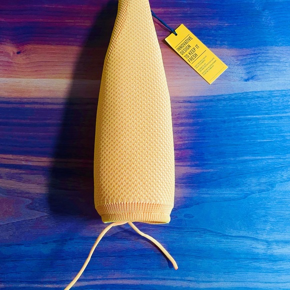 VEUVE CLICQUOT ISOTHERMAL BRUT CHAMPAGNE ICE JACKET - SPECIAL EDITION - Picture 6 of 9